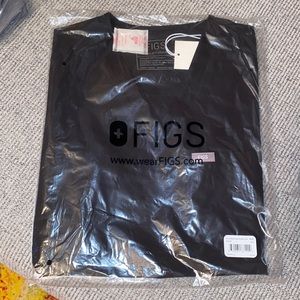 Black figs scrub top